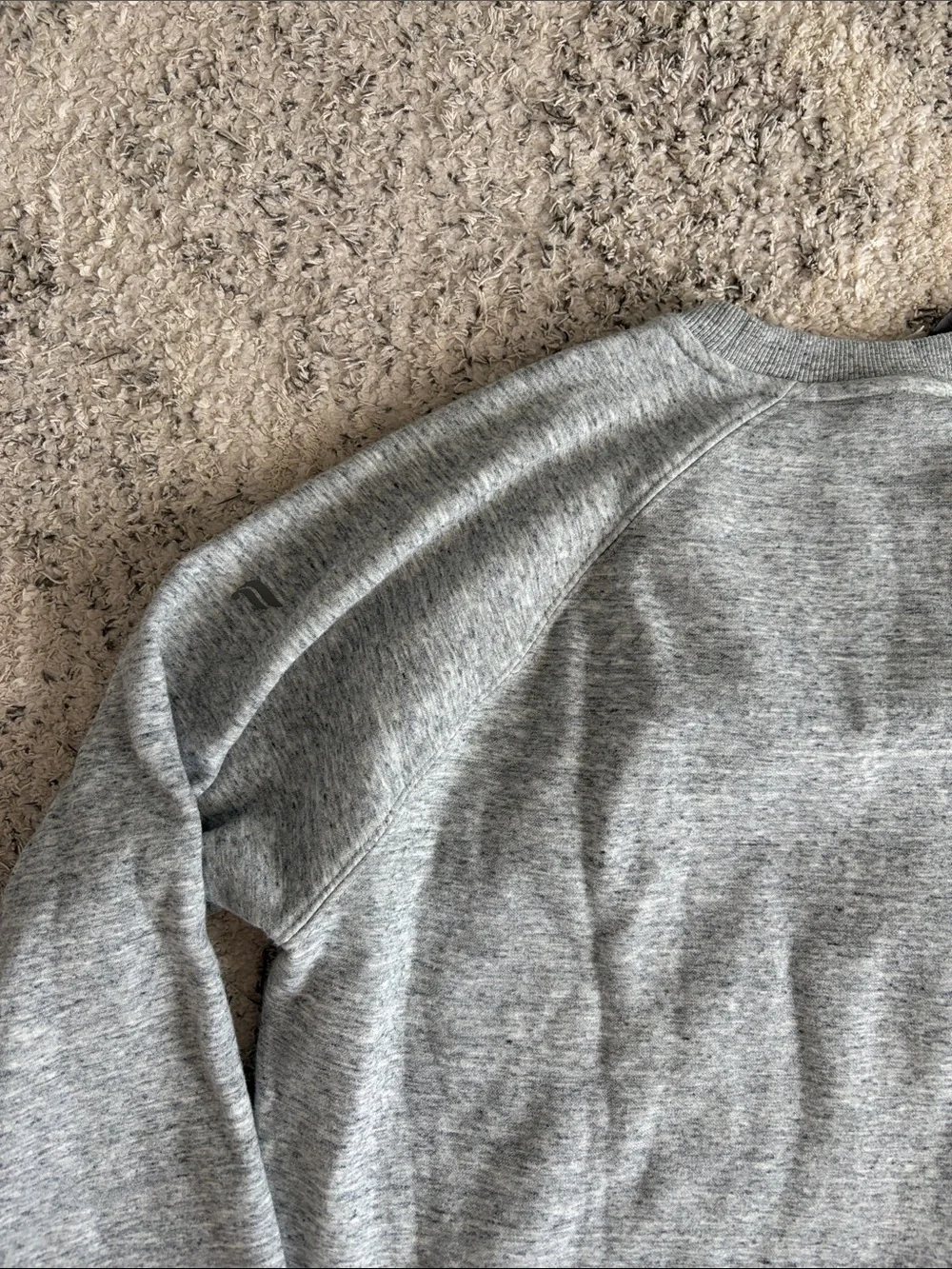 Men's Fabletics Heather Gray Crewneck Sweatshirt Size Large Excellent Condition